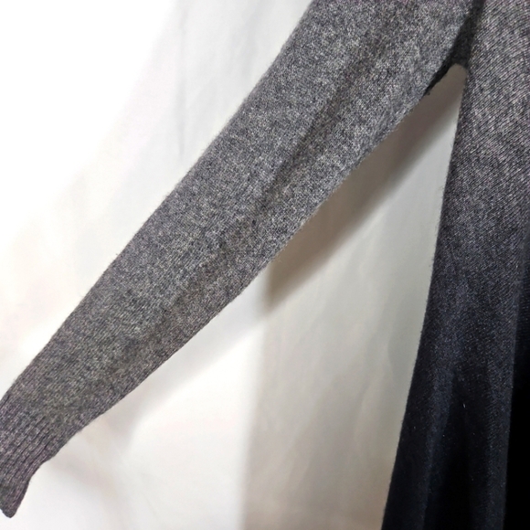 Saks Fifth Avenue Cashmere Gray Sweater Size XS - Picture 3 of 6